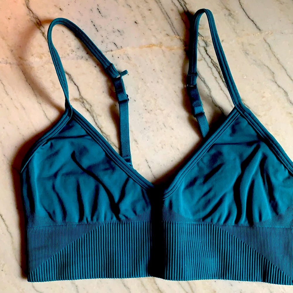 Lululemon Ebb ti Street light support size 4